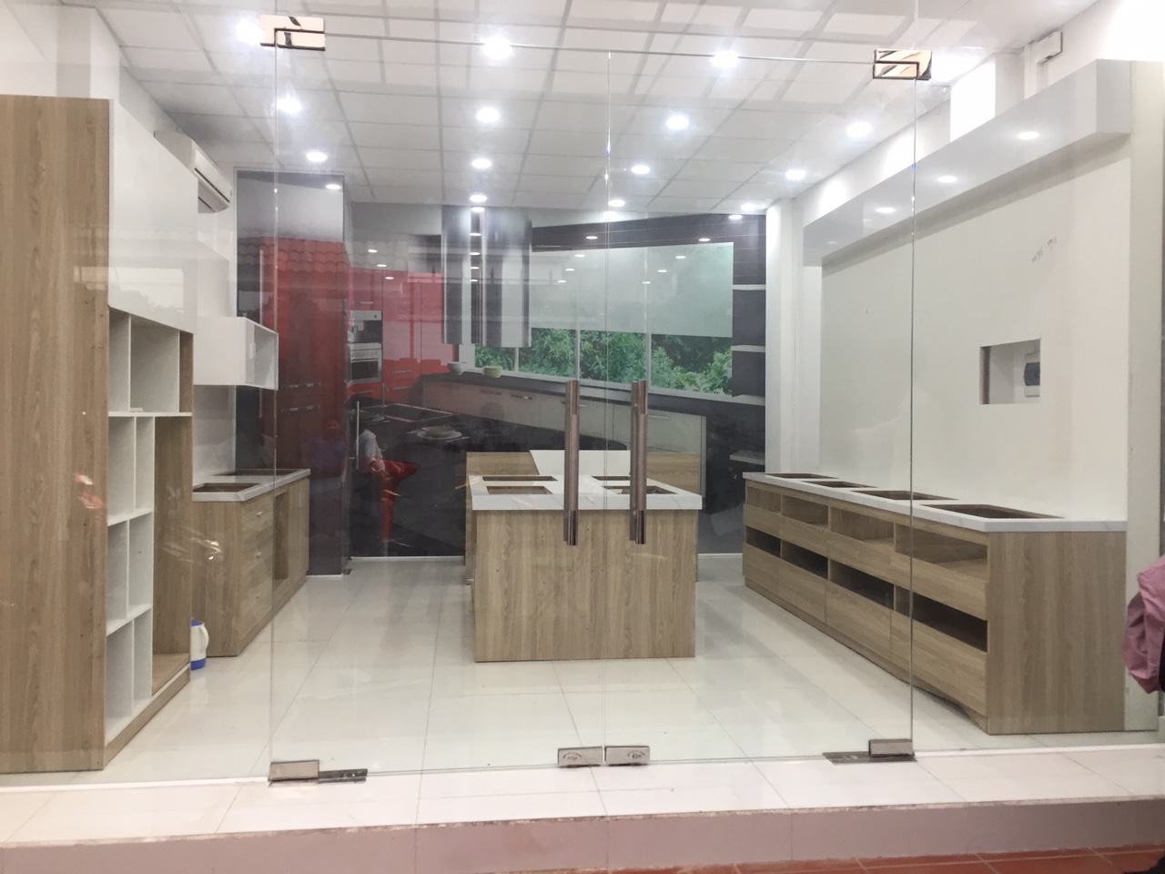 thiết kế nội thất Showroom